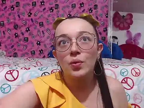 Angela 18honey online show from 06/06/26, 01:32