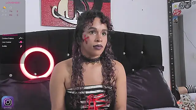 Snapshot of Lips_SaraSofia2 chatting on 11/02/25, 05:43 Lips SaraSofia2 online show from 11/02/25, 05:43