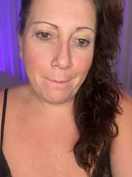 Snapshot of xsexycurvymilf chatting on 01/30/25, 02:36 xsexycurvymilf online show from 01/30/25, 02:36