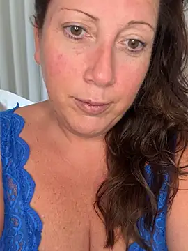 Snapshot of xsexycurvymilf chatting on 09/22/25, 02:08 xsexycurvymilf online show from 09/22/25, 02:08