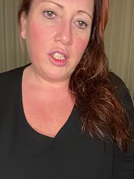 Snapshot of xsexycurvymilf chatting on 12/22/25, 03:31 xsexycurvymilf online show from 12/22/25, 03:31