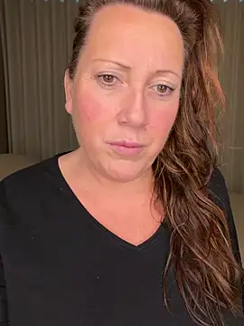 Snapshot of xsexycurvymilf chatting on 02/11/26, 03:17 xsexycurvymilf online show from 02/11/26, 03:17