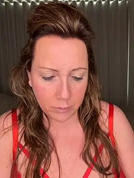 Snapshot of xsexycurvymilf chatting on 02/18/26, 03:19 xsexycurvymilf online show from 02/18/26, 03:19