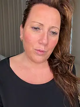 Snapshot of xsexycurvymilf chatting on 02/20/26, 02:39 xsexycurvymilf online show from 02/20/26, 02:39