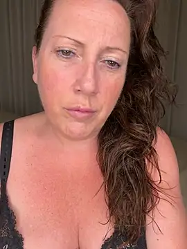 Snapshot of xsexycurvymilf chatting on 05/06/26, 02:55 xsexycurvymilf online show from 05/06/26, 02:55