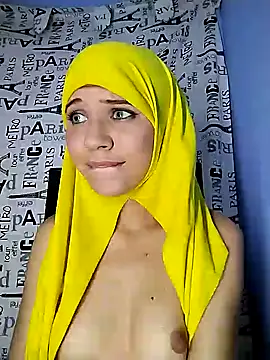 Snapshot of hanaa_18 chatting on 12/06/24, 05:20 hanaa 18 online show from 12/06/24, 05:20