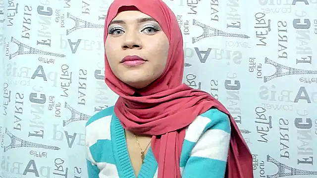 Snapshot of hanaa_18 chatting on 12/17/24, 02:12 hanaa 18 online show from 12/17/24, 02:12
