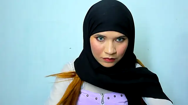 Snapshot of hanaa_18 chatting on 02/07/25, 09:37 hanaa 18 online show from 02/07/25, 09:37