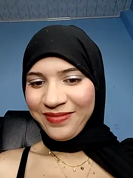 Snapshot of hanaa_18 chatting on 03/11/25, 02:18 hanaa 18 online show from 03/11/25, 02:18