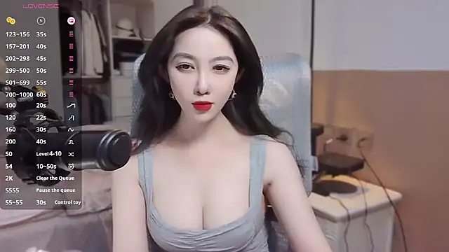 Snapshot of vyizh- chatting on 12/28/24, 01:28 vyizh- online show from 12/28/24, 01:28