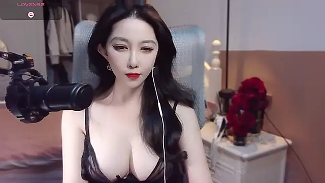 Snapshot of vyizh- chatting on 01/13/25, 06:06 vyizh- online show from 01/13/25, 06:06