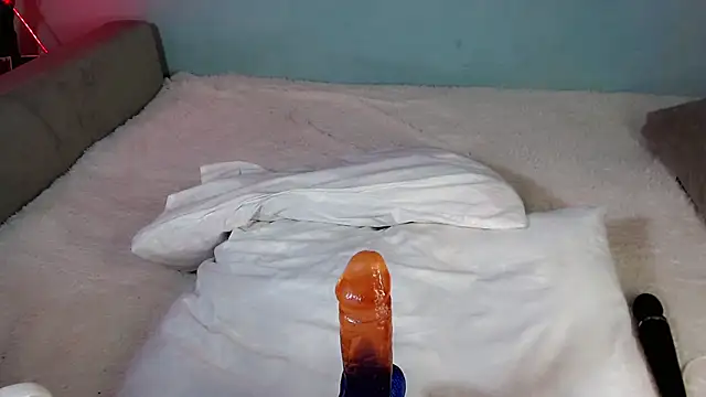 Snapshot of ichiben chatting on 12/22/24, 10:49 ichiben online show from 12/22/24, 10:49