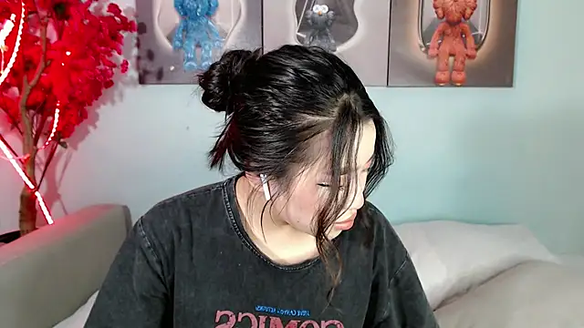 Snapshot of ichiben chatting on 02/03/25, 03:38 ichiben online show from 02/03/25, 03:38