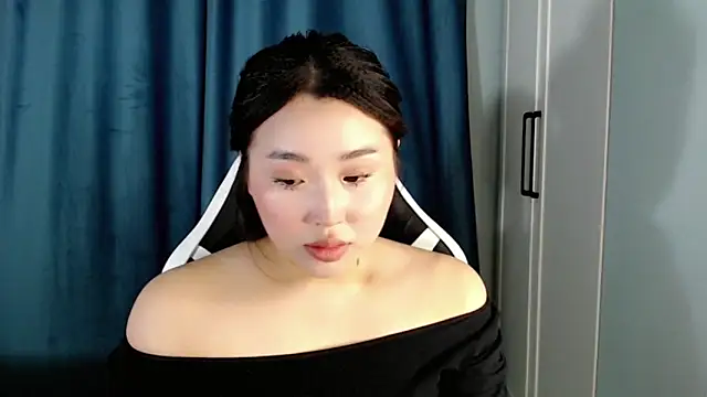 Snapshot of ichiben chatting on 03/08/25, 01:47 ichiben online show from 03/08/25, 01:47