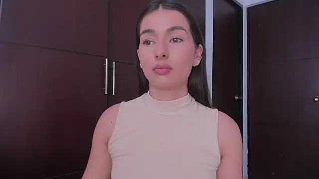 Snapshot of Coralinee_01 chatting on 01/12/25, 08:36 Coralinee 01 online show from 01/12/25, 08:36