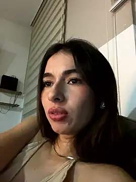 Snapshot of Coralinee_01 chatting on 06/08/26, 01:28 Coralinee 01 online show from 06/08/26, 01:28