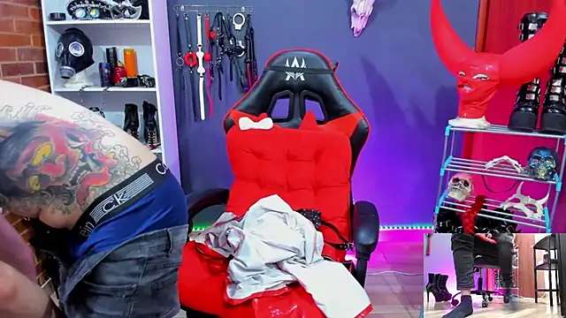 Snapshot of daven56 chatting on 02/04/26, 02:45 daven56 online show from 02/04/26, 02:45