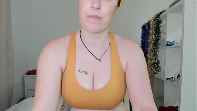 emmita69  online show from 12/18/25, 04:40