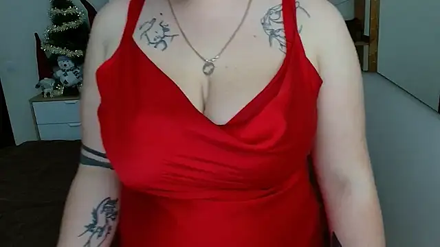 Snapshot of leila_beayte_ chatting on 12/19/24, 12:23 leila beayte online show from 12/19/24, 12:23