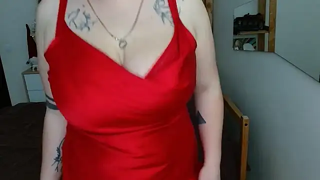 Snapshot of leila_beayte_ chatting on 12/27/24, 02:54 leila beayte online show from 12/27/24, 02:54