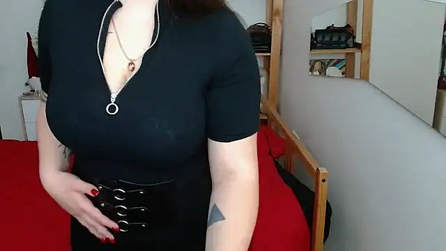 Snapshot of leila_beayte_ chatting on 02/05/25, 09:46 leila beayte online show from 02/05/25, 09:46