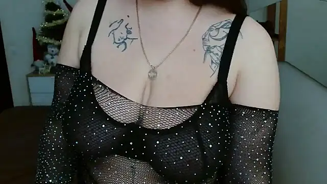 Snapshot of leila_beayte_ chatting on 02/18/25, 11:33 leila beayte online show from 02/18/25, 11:33