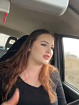 Snapshot of leila_beayte_ chatting on 03/15/25, 12:34 leila beayte online show from 03/15/25, 12:34