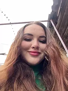 Snapshot of leila_beayte_ chatting on 03/16/25, 09:49 leila beayte online show from 03/16/25, 09:49