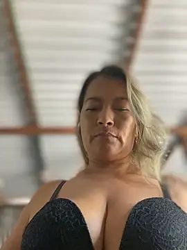 Snapshot of Jlo_69 chatting on 12/04/24, 10:30 Jlo 69 online show from 12/04/24, 10:30