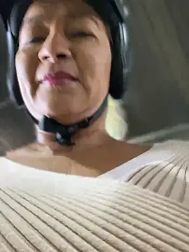 Snapshot of Jlo_69 chatting on 12/29/24, 02:42 Jlo 69 online show from 12/29/24, 02:42