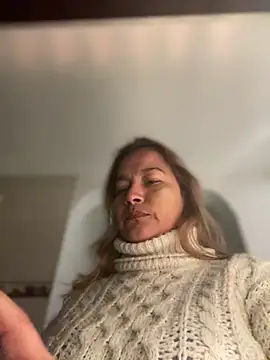 Snapshot of Jlo_69 chatting on 01/28/25, 02:11 Jlo 69 online show from 01/28/25, 02:11