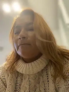 Snapshot of Jlo_69 chatting on 10/31/25, 09:54 Jlo 69 online show from 10/31/25, 09:54