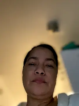 Snapshot of Jlo_69 chatting on 11/17/25, 12:11 Jlo 69 online show from 11/17/25, 12:11