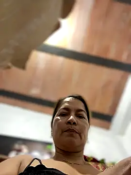 Snapshot of Jlo_69 chatting on 12/22/25, 02:30 Jlo 69 online show from 12/22/25, 02:30