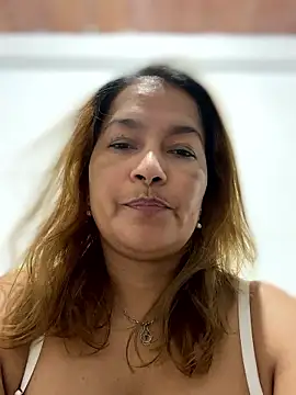 Snapshot of Jlo_69 chatting on 01/15/26, 05:45 Jlo 69 online show from 01/15/26, 05:45