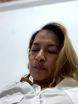 Snapshot of Jlo_69 chatting on 01/16/26, 02:48 Jlo 69 online show from 01/16/26, 02:48