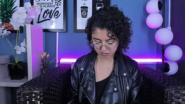 Amareto  online show from 02/09/25, 05:22