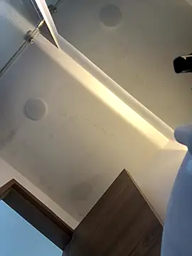 Amareto  online show from 12/21/25, 11:17