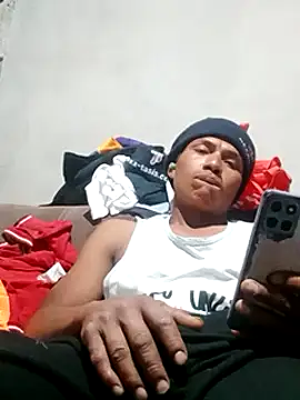 Moreno1813 online show from 02/08/25, 06:33