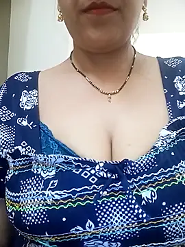Snapshot of Hot-Shivani chatting on 05/17/26, 07:21 Hot-Shivani online show from 05/17/26, 07:21