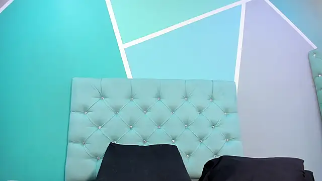 AlondraFerri1 online show from 12/17/24, 08:10