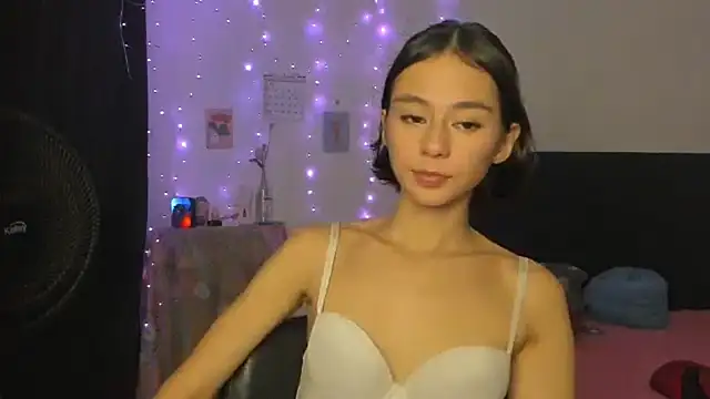 Snapshot of cute_roxana_ chatting on 03/09/25, 11:03 cute roxana online show from 03/09/25, 11:03