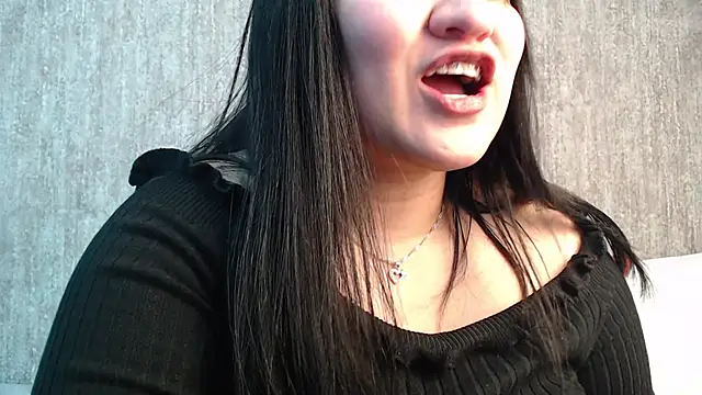 Snapshot of dannarossy_ chatting on 12/06/24, 10:49 dannarossy  online show from 12/06/24, 10:49