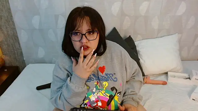 Snapshot of dannarossy_ chatting on 12/17/24, 08:12 dannarossy  online show from 12/17/24, 08:12