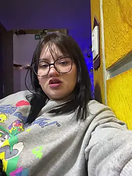 Snapshot of dannarossy_ chatting on 12/19/24, 07:29 dannarossy  online show from 12/19/24, 07:29