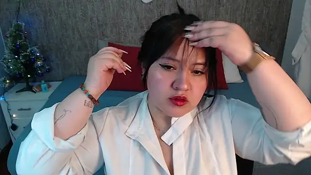 Snapshot of dannarossy_ chatting on 12/24/24, 03:16 dannarossy  online show from 12/24/24, 03:16