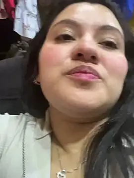 Snapshot of dannarossy_ chatting on 01/19/25, 10:06 dannarossy  online show from 01/19/25, 10:06