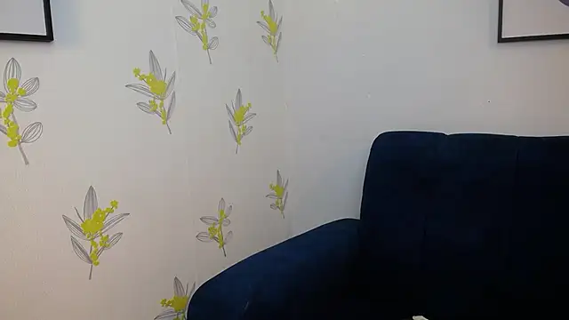 Snapshot of dannarossy_ chatting on 02/11/25, 04:02 dannarossy  online show from 02/11/25, 04:02