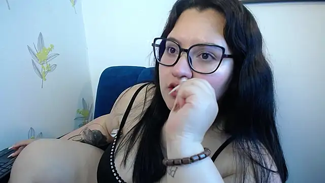 Snapshot of dannarossy_ chatting on 02/20/25, 03:52 dannarossy  online show from 02/20/25, 03:52