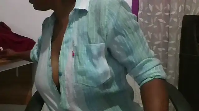 angelsilvia online show from 11/21/25, 07:07